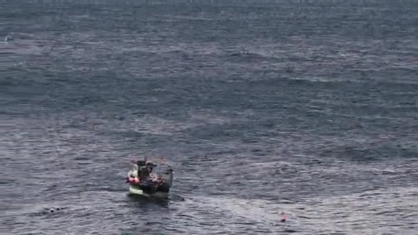 Fisher Boat Scottish Coast — стоковое видео