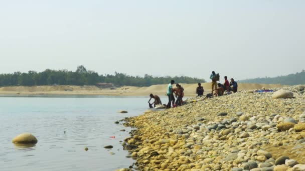 Group Locals Banks Piyain River Jaflong Bangladesh — Stock Video