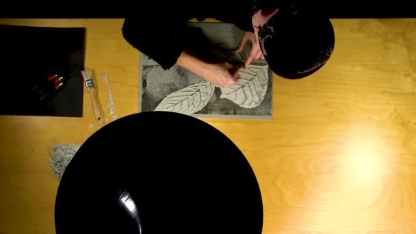 Faire Linogravure Linoléum Avec Couteau Découper Ciseau Vue Haut — Video