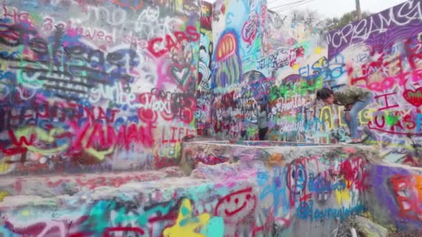 Graffiti Park Austin Ten Park Graffiti Założył Shepard Fairey Opuszczonym — Wideo stockowe
