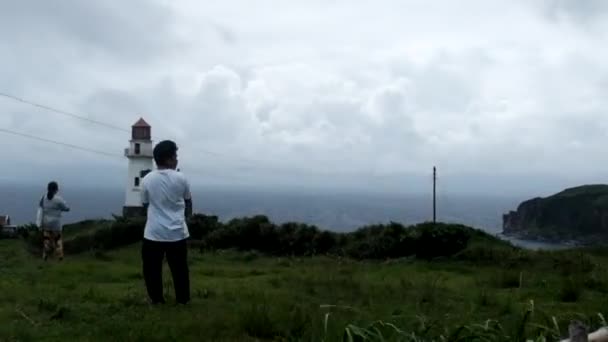 Foto Turistas Cerca Faro Batanes Filipinas — Vídeos de Stock