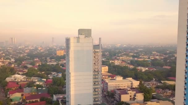 Edifícios Sinais Tráfego Longo Rodovia Katipunan Avenue Filipinas — Vídeo de Stock