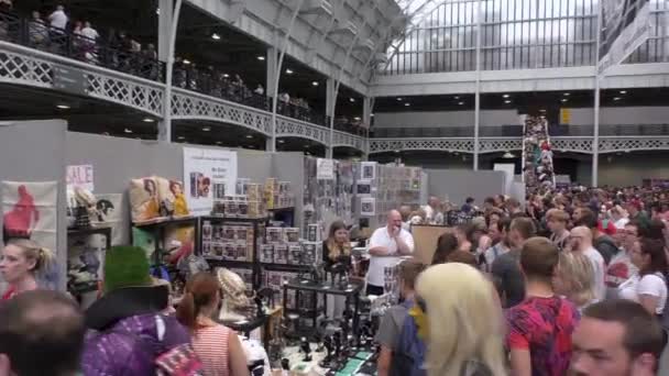 London Film Comic Con Olympia Londra Yılda Iki Kez Düzenlenen — Stok video