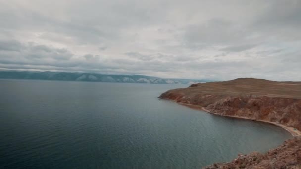 Pan Cámara Lenta Sobre Lago Baikal — Vídeos de Stock