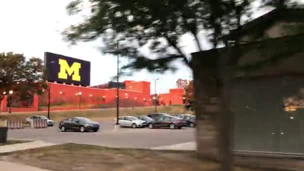 Michigan Stadyumu Ndan Bir Araba Geçti — Stok video