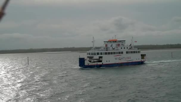Isla Wight Transbordador Cruzando Solent Entre Yarmouth Lymington — Vídeos de Stock