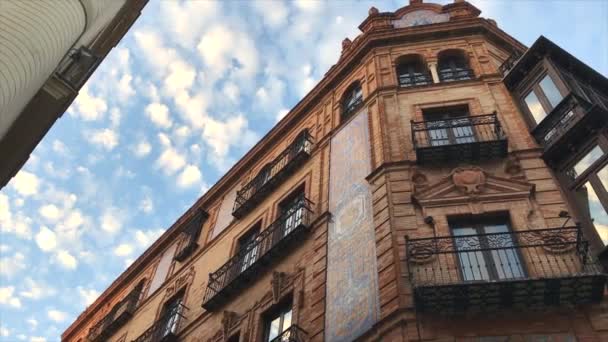 スペイン セビリアの空と建物の写真 — ストック動画