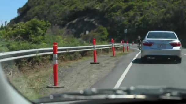 Kein Platz Zum Überholen Dieses Radfahrers — Stockvideo