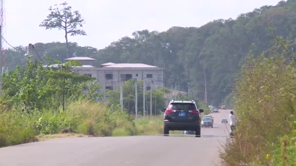 Αφρικανικός Δρόμος Στην Περιοχή Libreville Στην Γκαμπόν Δυτική Αφρική — Αρχείο Βίντεο