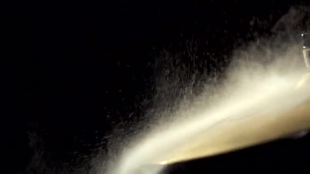 Panning Tiro Cymbal Acidente Sendo Atingido Poeira Voando Fora Câmera — Vídeo de Stock