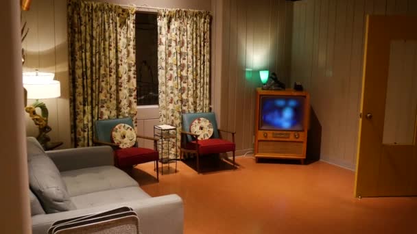 1950年代のラストロム ホームのリビングルーム — ストック動画