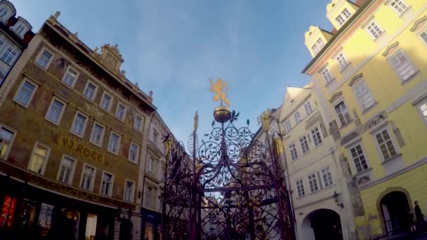 Praha Staré Náměstí Modrou Oblohou Tvaru — Stock video