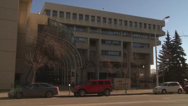 West Side Edmonton Law Courts Gebouw Gezien Vanaf Straatniveau Februari — Stockvideo