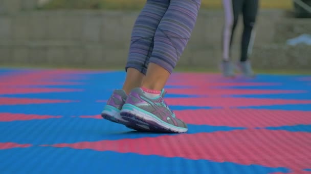 Woman Jumping Rope Shot Slow Motion — Vídeo de Stock