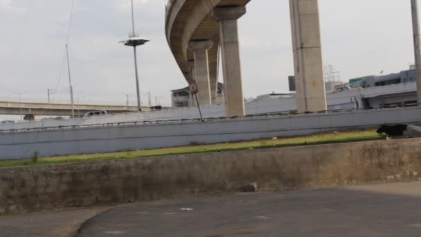 Onbewerkte Beelden Met Weinig Licht Van Nationale Snelwegen Metro Treinbruggen — Stockvideo