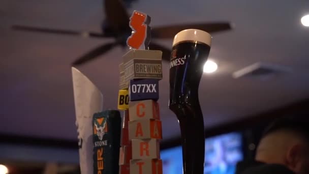 Bière Robinet Dans Bar — Video