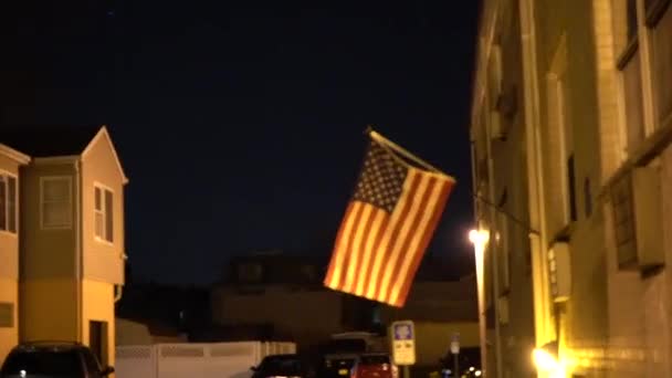 Ночная Сцена Американским Флагом — стоковое видео