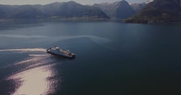 Güneşli Havada Sognefjorden Norveç Feribotu — Stok video