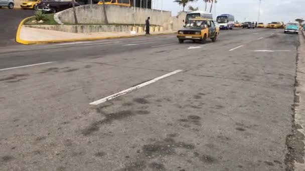 쿠바의 자동차와 아바나 — 비디오