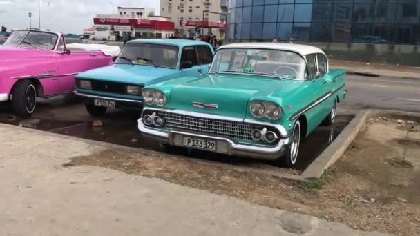 Coches Viejos Calles Cuba Habana — Vídeos de Stock