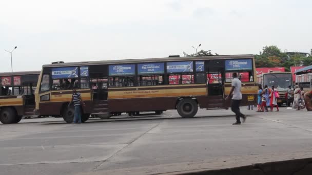 Chennai Mofussil Otobüs Terminali Cmbt Modern Otobüs Terminali Taşıma Istasyonu — Stok video