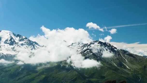 Krásné Zasněžené Hory Modré Nebe Švýcarsku — Stock video