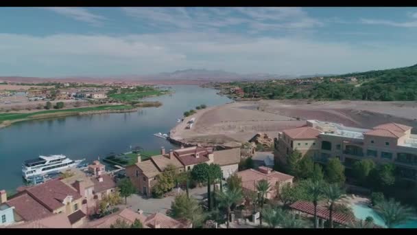 Luchtfoto Rond Het Lake Las Vegas Ontwikkelingsgebied Met Huisvesting Golfbanen — Stockvideo