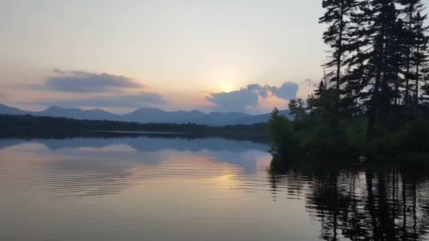 Zonsondergang Boven Bergen Het Meer New Hampshire — Stockvideo