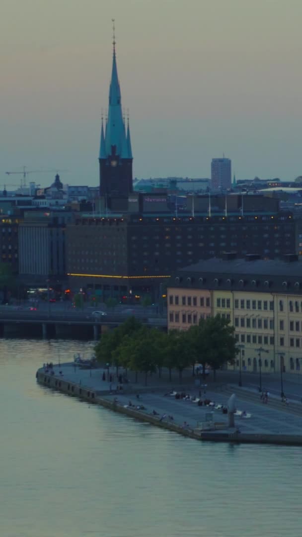 Zdjęcia Lotnicze Bayside Sztokholm Szwecja Ludźmi Relaks Strefie Rekreacyjnej Kościół — Wideo stockowe