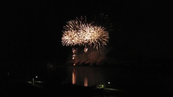 Imágenes Aéreas Fuegos Artificiales Sobre Agua Rin Hesse Alemania — Vídeos de Stock