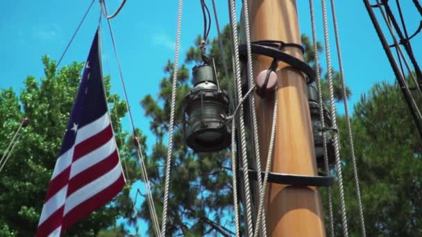 Medium Shot Star American Flag Mast Lantern Old 17Th Century — Stock Video