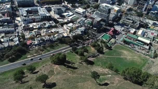 在南非开普敦市中心用Dji幻影4 Pro拍摄的镜头 你可以看到该地区的海岸 城市和山丘 — 图库视频影像