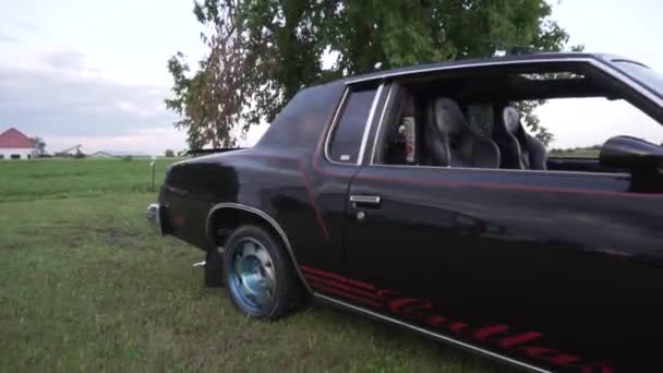 Viejo Coche Que Hizo Increíble Blue Tire Burnout Para Una — Vídeos de Stock