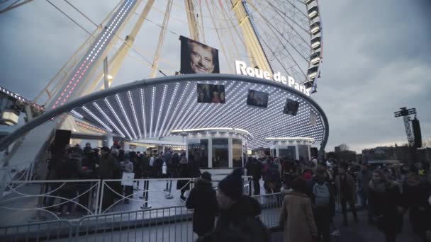 Beaucoup Touristes Parisiens Devant Roue Paris Lors Mémorial Johnny Hallyday — Video