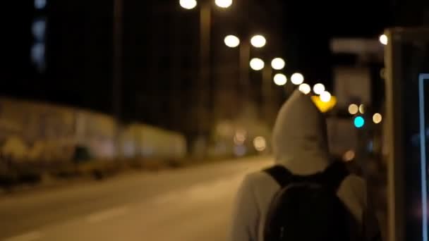 Sokakta Rastgele Bir Yürüyüş — Stok video