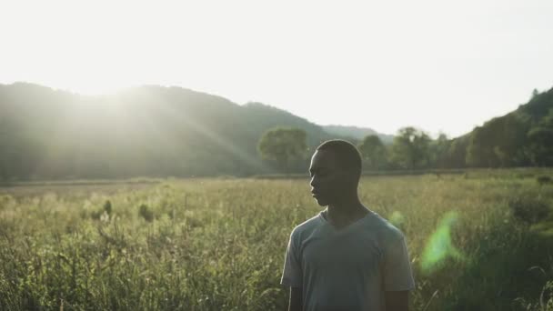 Retrato Menino Africano Pôr Sol — Vídeo de Stock