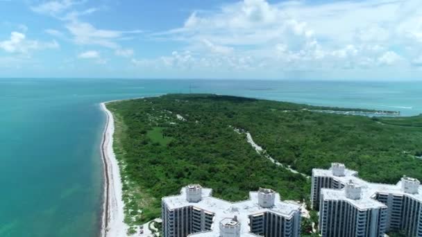 Drönare Cirklar Runt Key Biscayne Miami Florida — Stockvideo