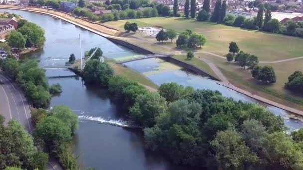 夏日空中飞越英国埃克塞特的埃克塞特河 — 图库视频影像