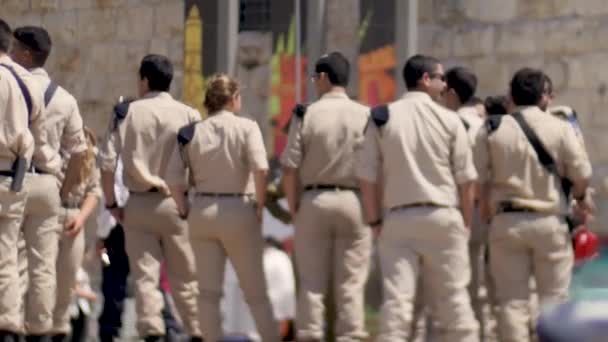 Soldados Israelíes Junto Jerusalén Murallas Bandera Ciudad Vieja — Vídeo de stock