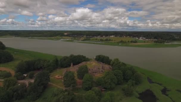 Εναέρια Βίντεο Από Ένα Αρχαίο Φρούριο Του Kuusisto — Αρχείο Βίντεο