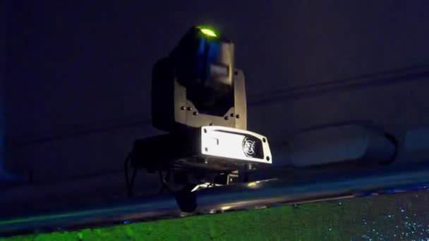パーティーやディスコのためのマルチカラー回転ライト — ストック動画