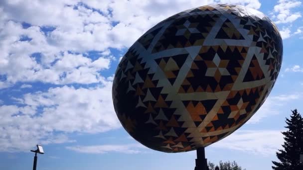 Clip Του Vegreville Pysanka Μεγαλύτερο Πασχαλινό Αυγό Του Κόσμου — Αρχείο Βίντεο