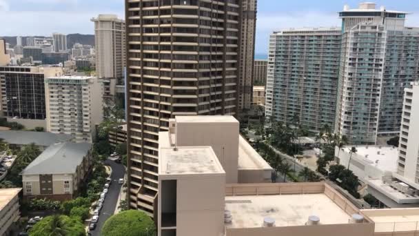 Lapso Tempo Partir Edifício Apartamentos Alto Nível Waikiki Ruas Movimentadas — Vídeo de Stock