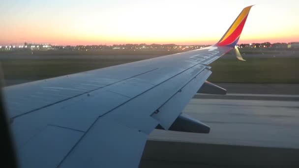 Letadlo Před Startem Zrychluje — Stock video