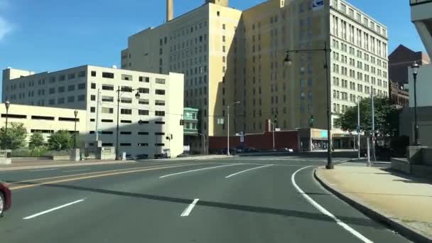 Pov Aus Dem Inneren Eines Autos Das Durch Die Innenstadt — Stockvideo