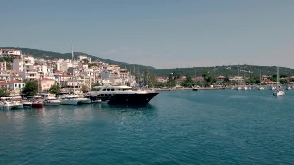 Näkymä Satamaan Veneestä Merellä Kreikka — kuvapankkivideo