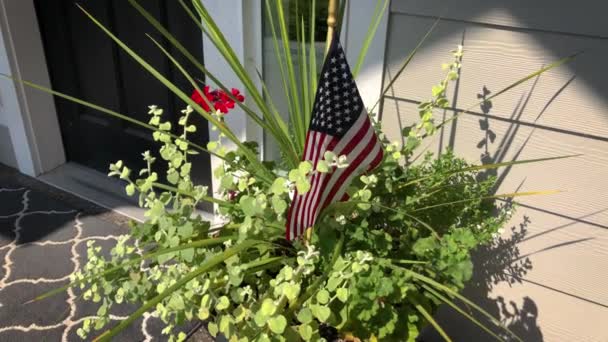 Amerikanische Flagge Blumengesteck — Stockvideo