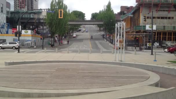 Busy Street New Westminster Cars Driving People Walking Day — Stock Video