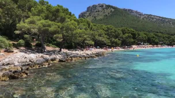 Dia Quente Ensolarado Nas Praias Alcudia Maiorca — Vídeo de Stock