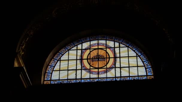 Glasdetails Einer Kirche Budapest — Stockvideo